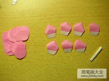 手工小制作：漂亮的小朵玫瑰手工制作方法